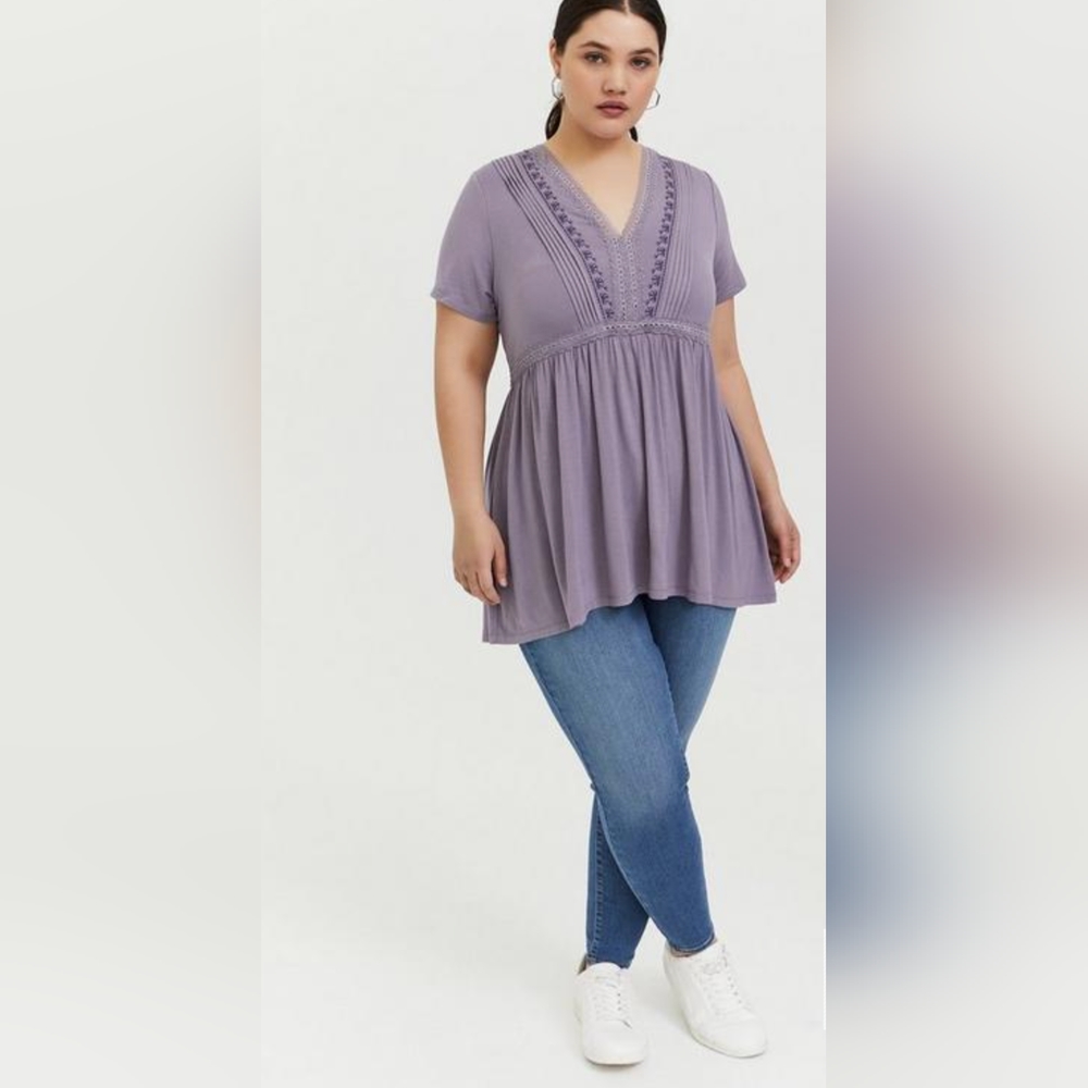 Torrid - size 2 - Super Soft Slate Grey Embroidered Pintuck Babydoll Top